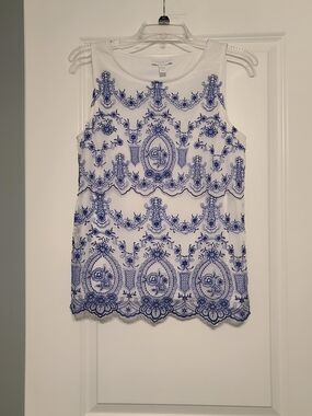 Women's Sz PL Charter Club White Sleeveless Top, Blue Embroidered Lace Overlay